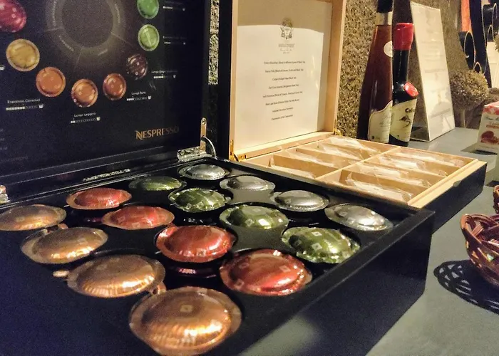 Château De Boucéel - Mont Saint Michel Bed & Breakfast