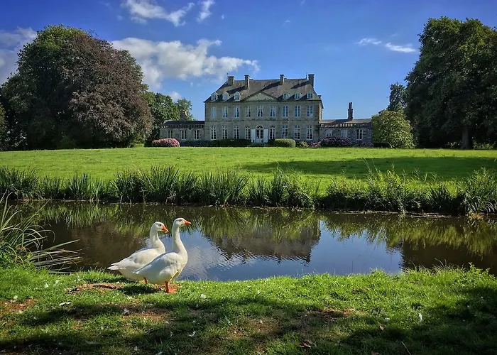 Château De Boucéel - Mont Saint Michel Bed & Breakfast 5*